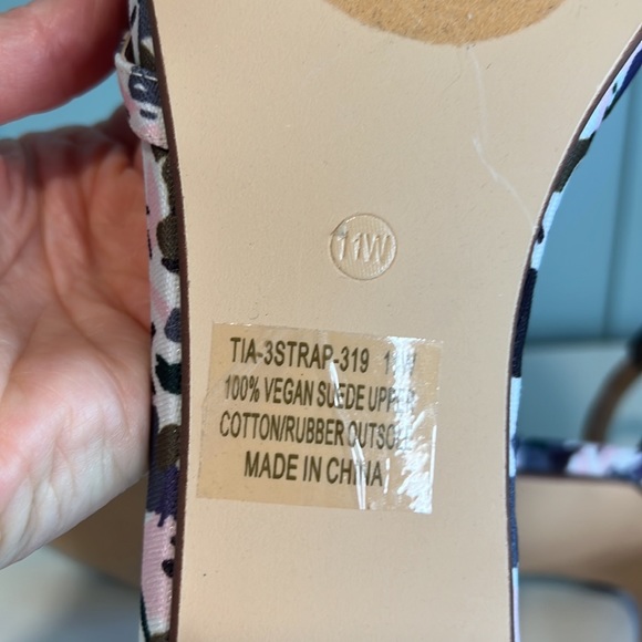 Ashley Stewart Tia 3-Strap Floral Ankle Strap Heels. Size 11 W. - Picture 7 of 12